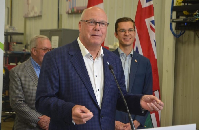 Ontario Agriculture, Food and Agribusiness Minister Rob Flack announces $23.55 million in provincial and federal moneys will go to Vineland Research and Innovation Centre. The investment will go towards research and infrastructure needs.